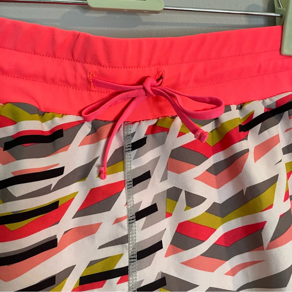 FABLETICS Womens SZ/L Neon Orange Black Athletic Shorts Inside Pocket Lined - Picture 4 of 7